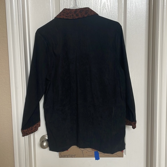 Jane Ashley button up leopard collar shirt size medium - Picture 3 of 5